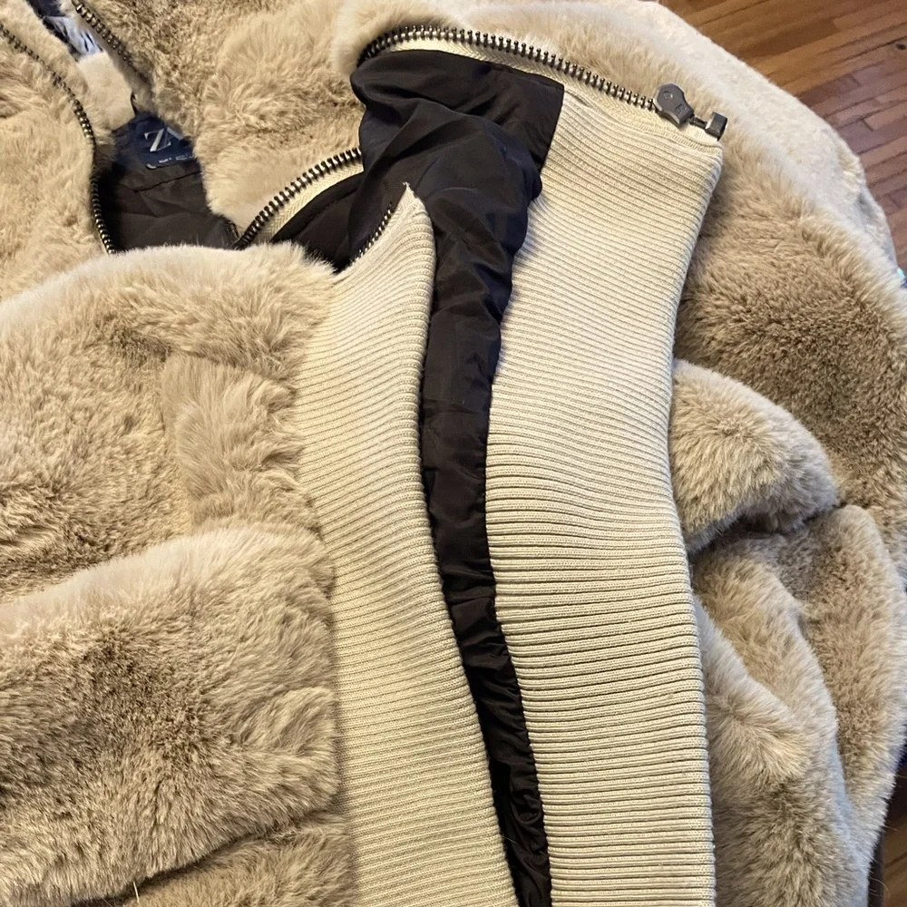 ZARA Jacket Men Popular CROPPED FLEECE JACKET zip up into this Soft and warm❤️ - Picture 5 of 8